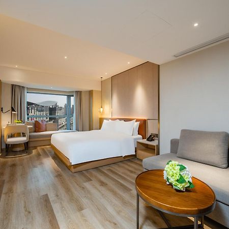 Holiday Inn Shanghai Huaxia By Ihg - Overlooking City Scenery At Sky View Restaurant Экстерьер фото