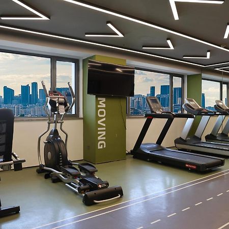 Holiday Inn Shanghai Huaxia By Ihg - Overlooking City Scenery At Sky View Restaurant Экстерьер фото