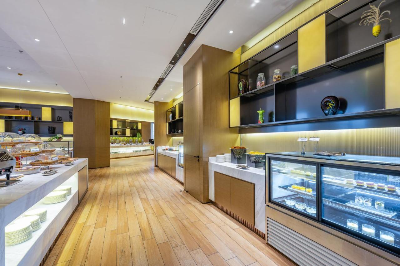 Holiday Inn Shanghai Huaxia By Ihg - Overlooking City Scenery At Sky View Restaurant Экстерьер фото
