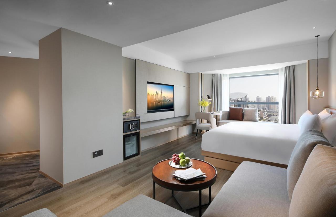Holiday Inn Shanghai Huaxia By Ihg - Overlooking City Scenery At Sky View Restaurant Экстерьер фото