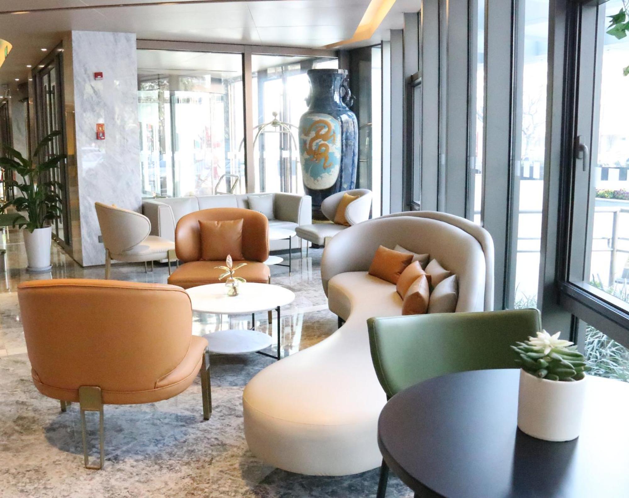 Holiday Inn Shanghai Huaxia By Ihg - Overlooking City Scenery At Sky View Restaurant Экстерьер фото
